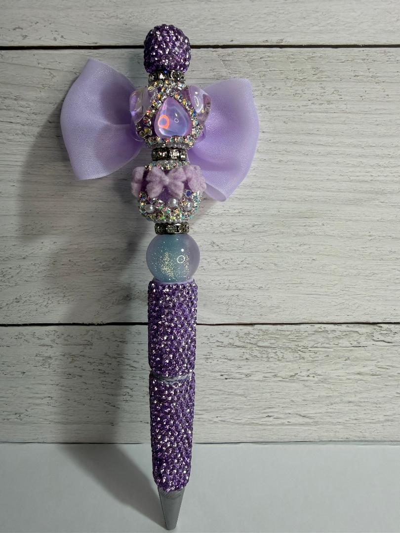 Bow beaded pen