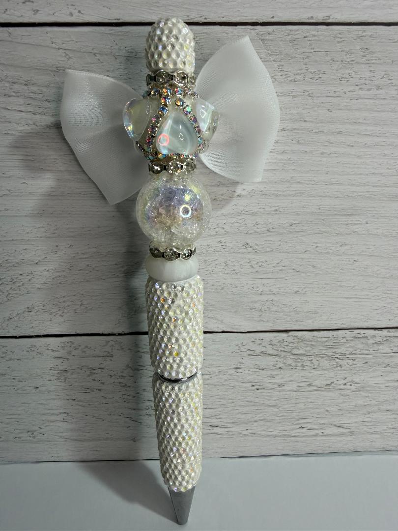 Bow beaded pen